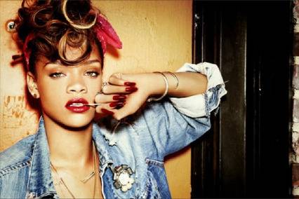 Rihanna to design collection for River Island